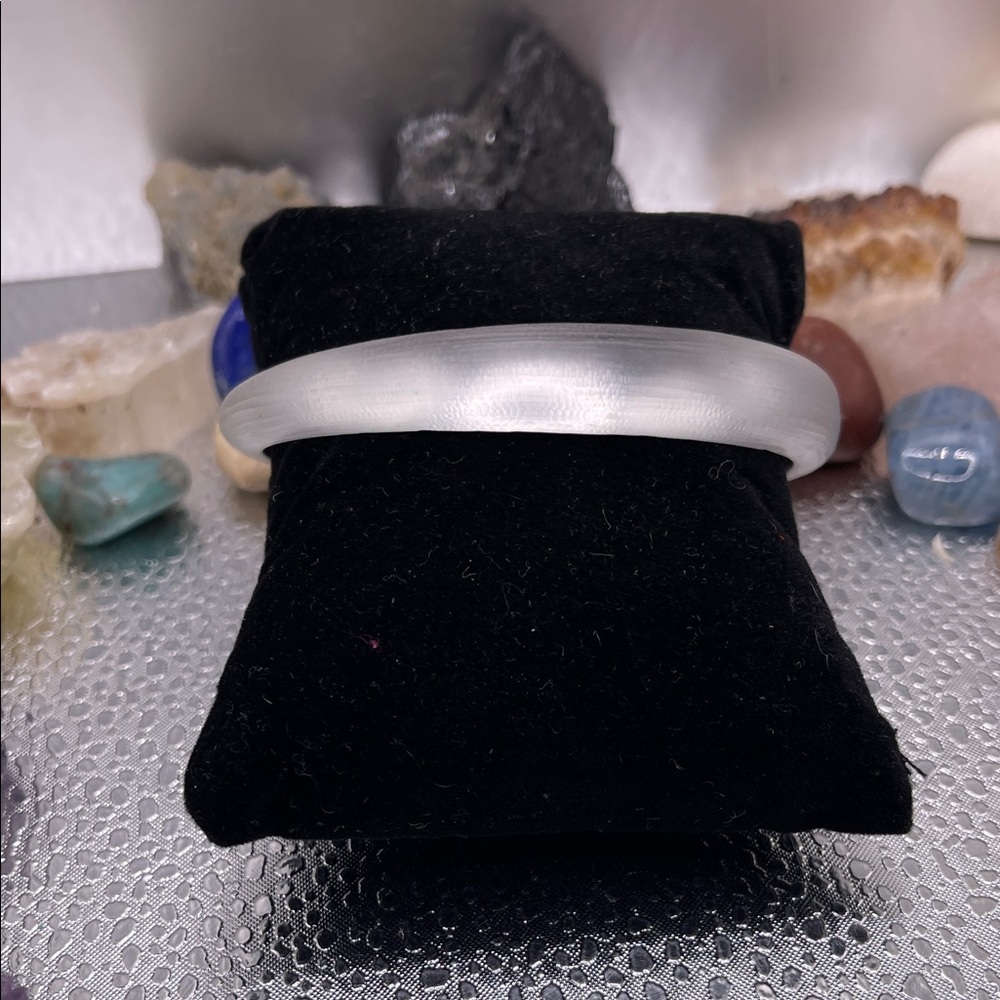 3.23.26-10 Alexis Bittar Translucent White/silver Bangle